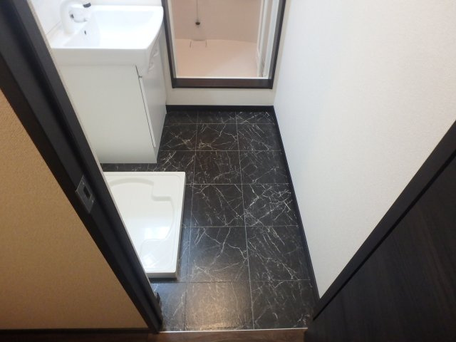 ラージヒル長瀬WESTの洗面所