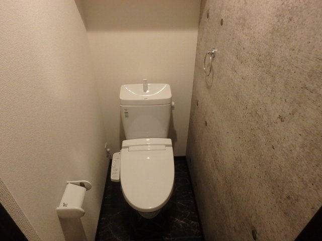 ラージヒル長瀬WESTのトイレ