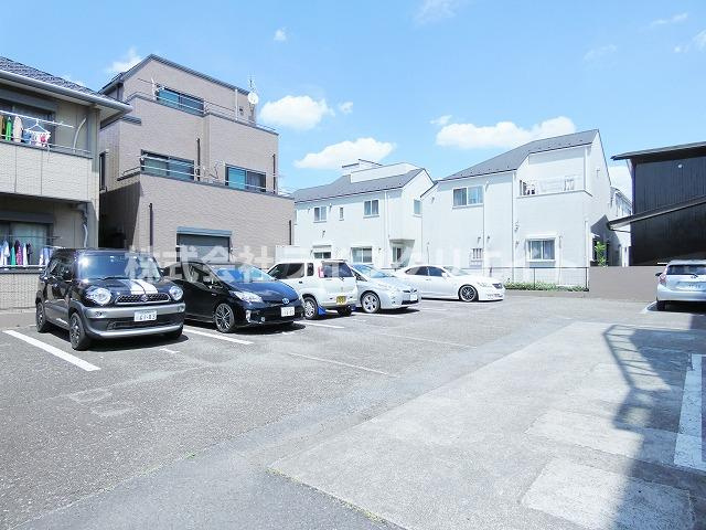 ストークマンションの駐車場