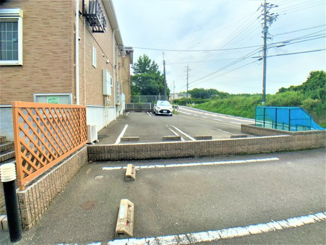 ファインヒルBの駐車場