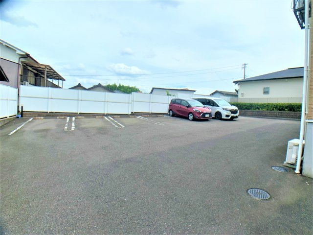 ファインヒルBの駐車場
