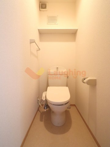 リビングタウン江戸屋敷　C棟のトイレ|清潔感のあるトイレです