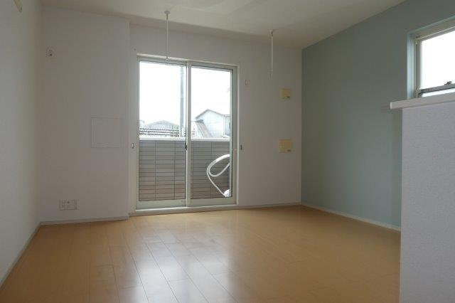 エスポワール総社Ａの居間・リビング|洋室