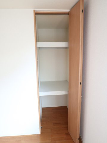 シャーメゾンサランBの収納|洋室6.8帖