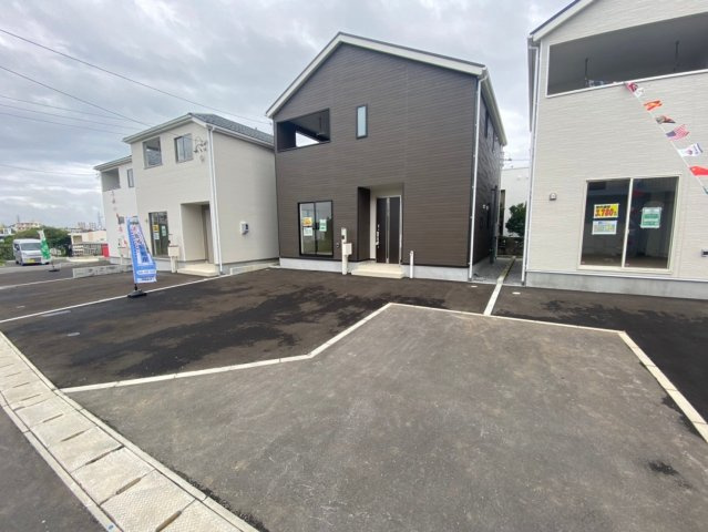 沖縄市知花　第４　3号棟の駐車場