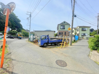 【前面道路含む現地写真】
