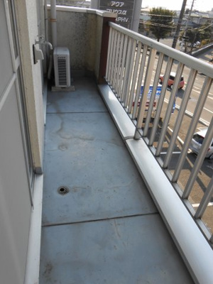 【バルコニー】 | コーポ裾野Ｂ棟 | お洗濯にも便利なバルコニー付き