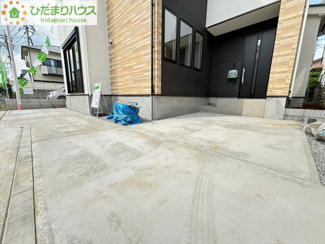 桶川市北　８期　新築一戸建て　KEIAI Grace　01の駐車場