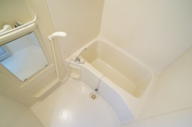 ゼフィール宝塚の浴室