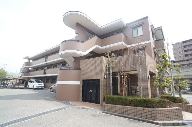 ゼフィール宝塚の外観