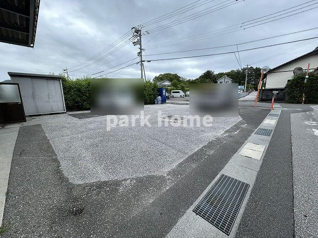 種崎貸倉庫の駐車場