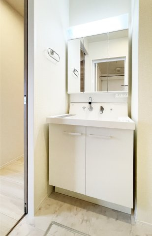 ラ・トゥール山城西　Ａ棟の洗面所