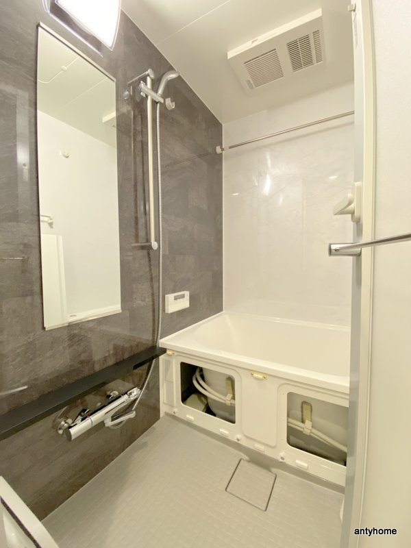 ルフォンプログレ堺筋本町タワーレジデンス　仲介手数料無料の浴室