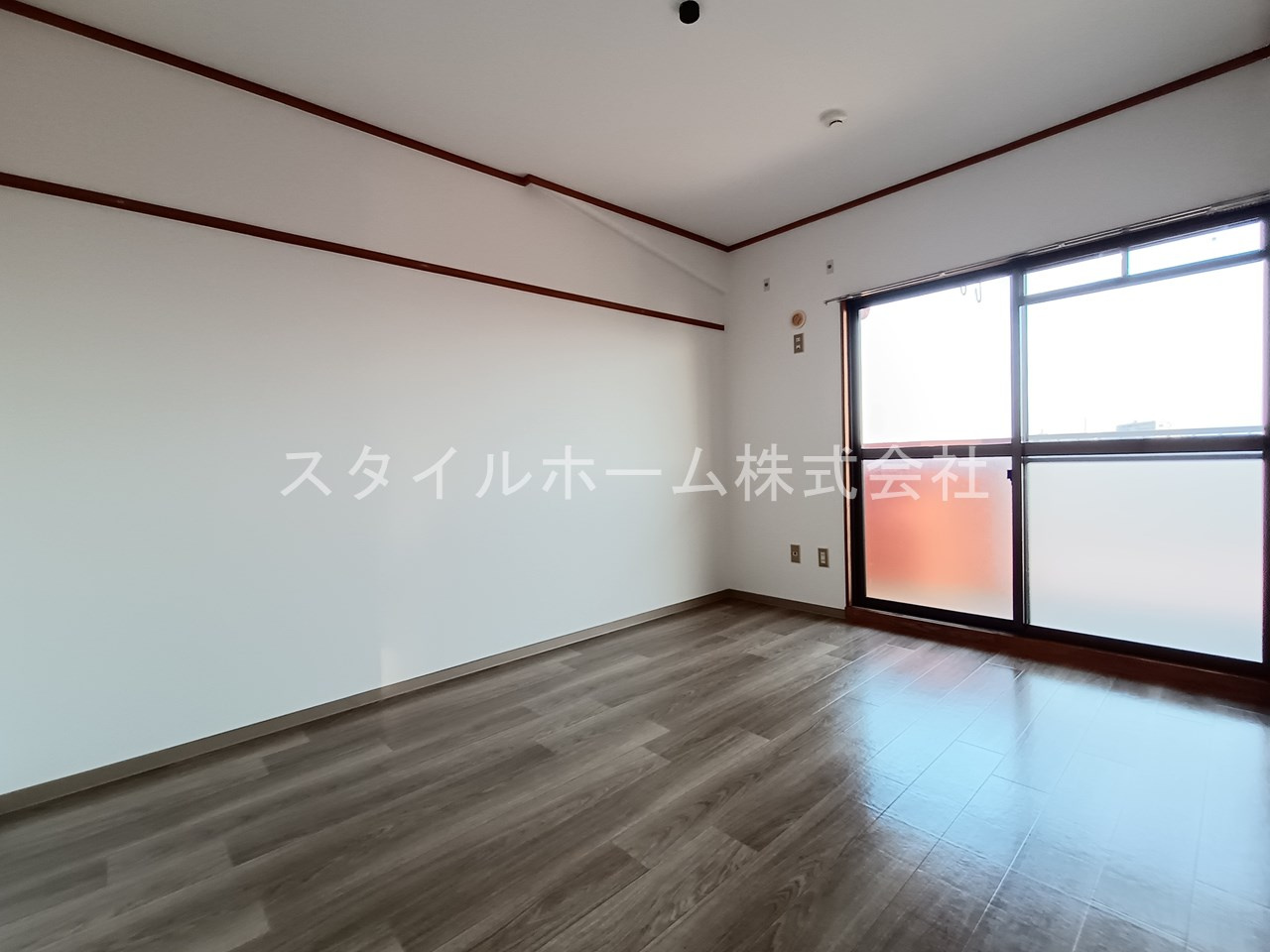 メゾンエスペランスの居間・リビング