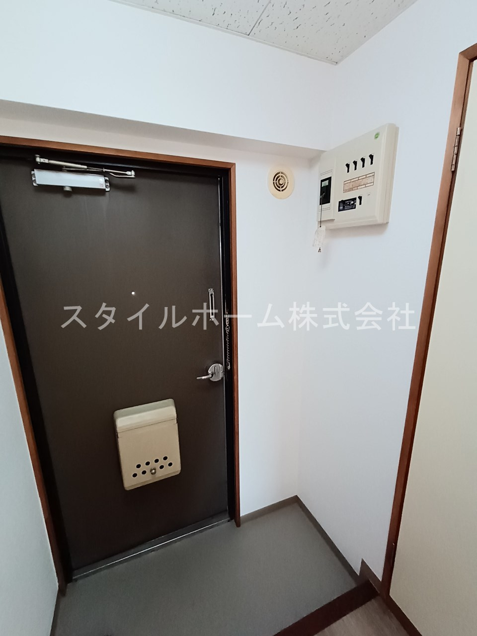 メゾンエスペランスの玄関