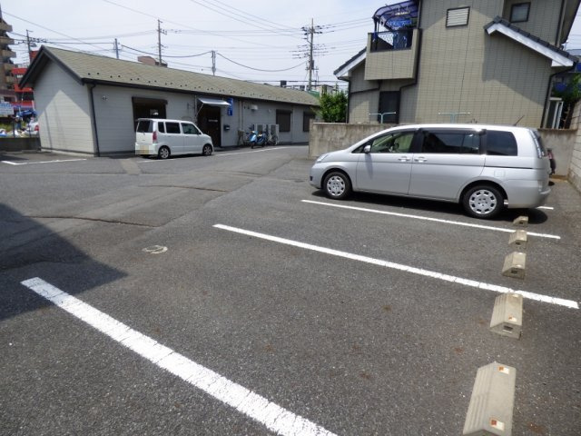 プランドールネストの駐車場