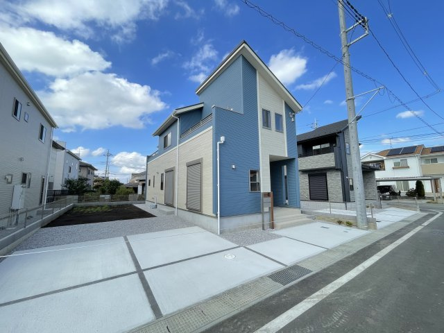 藤岡市下栗須（全11棟）2号棟の前面道路含む現地写真