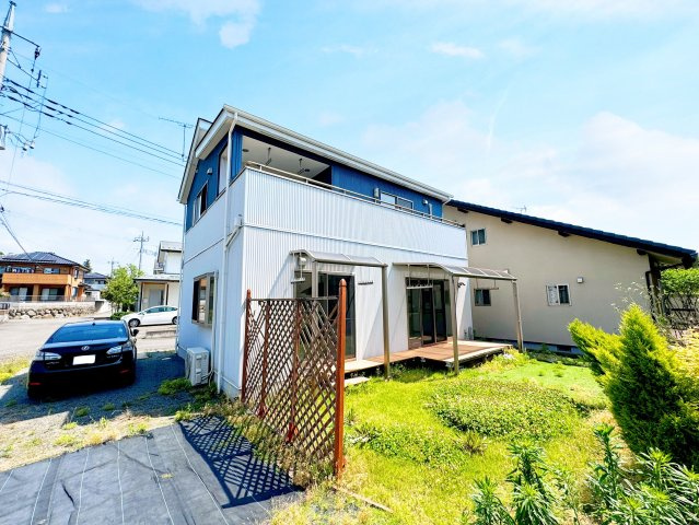 桐生市新里町山上　中古住宅の外観
