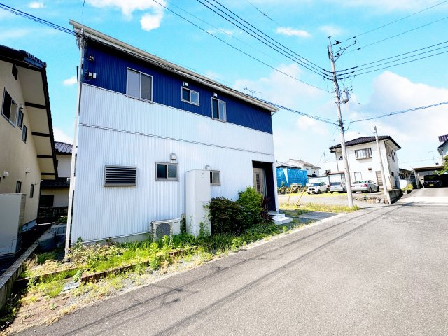 桐生市新里町山上　中古住宅の外観