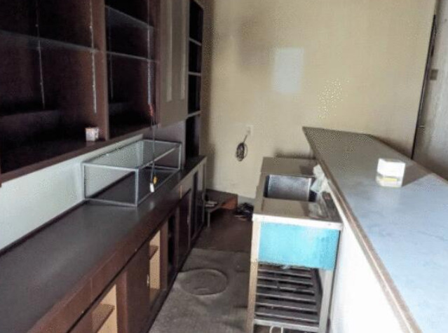 野洲市小篠原の店舗事務所のキッチン