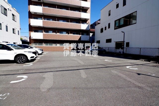 セジュール上飯田の駐車場