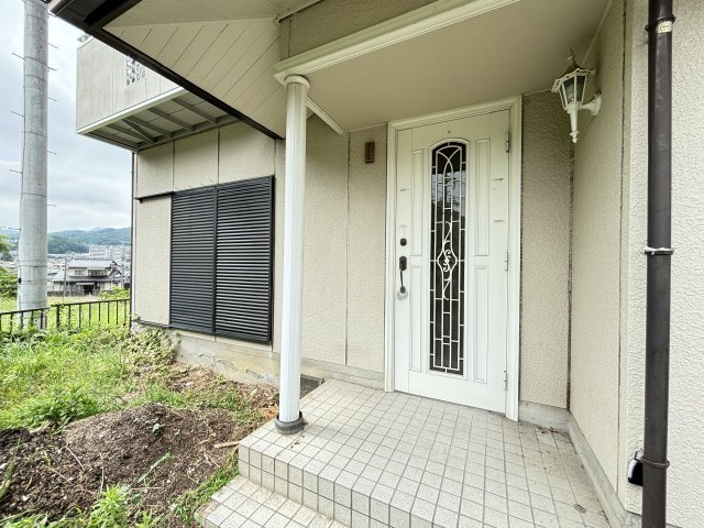 中古戸建　高取南１丁目の玄関
