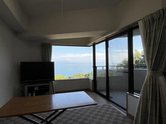 【居間・リビング】 | オーシャンビュー伊豆城ケ崎