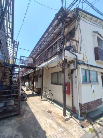 南島３丁ハイツのエントランス