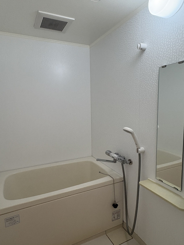 ベルヴィ本山中町(旧:東灘ハイツ)の浴室