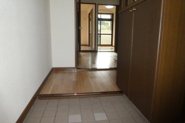 コンフォース亀山Ⅱの玄関