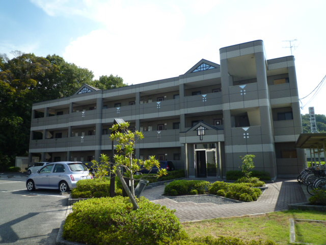 コンフォース亀山Ⅱの外観