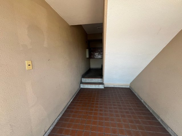 今清マンションのロビー|ゆとりのあるロビーです