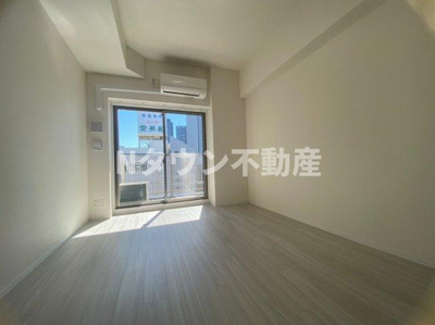 【居間・リビング】 | ディアレイシャス名古屋ステーション | こちらのリビングで趣味の時間をお楽しみください