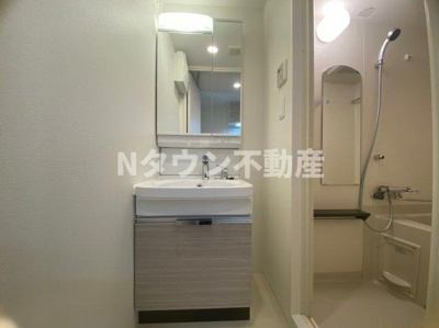 【独立洗面台】 | ディアレイシャス名古屋ステーション | 独立洗面台、朝の身支度には欠かせません