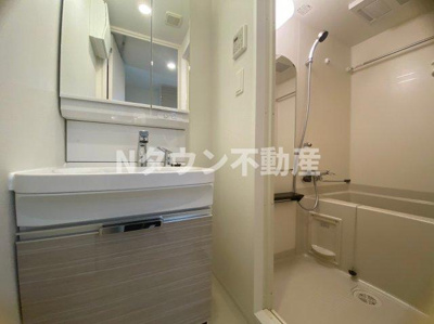 【洗面所】 | ディアレイシャス名古屋ステーション | 忙しい朝には欠かせない洗面所です