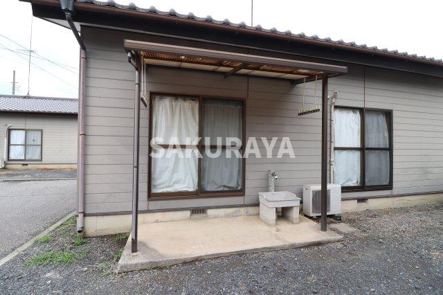 カネイシハウスⅠのその他|屋根付きテラス。2024年5月撮影。