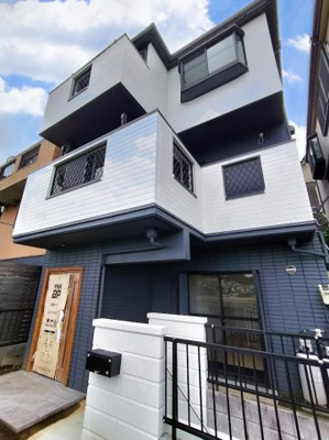 【外観】 | ◇◆長津田3丁目中古戸建◆◇ | ◆堂々たる趣ながら、主張し過ぎずどこか余裕を感じさせるシャープなフォルムで佇む邸宅は、晴天の空と照らし合わせる事で、本来あるべき完成形の姿を見せてくれます。