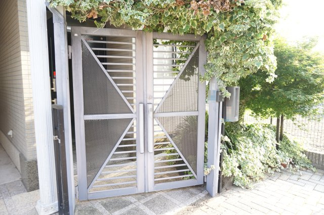 中古戸建　四條畷市中野本町（平成7年築）のエントランス