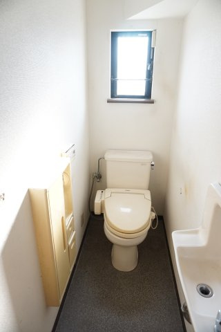 中古戸建　四條畷市中野本町（平成7年築）のトイレ