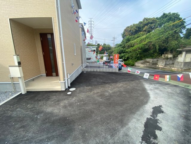 沖縄市桃原　第7　3号棟の駐車場
