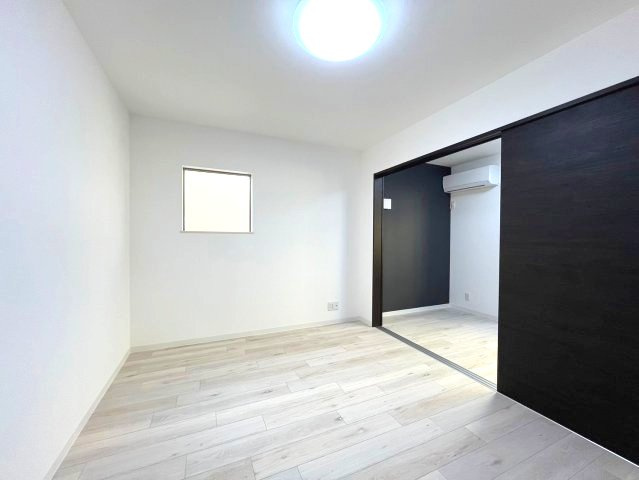 寝屋川市秦町のアパートの居間・リビング