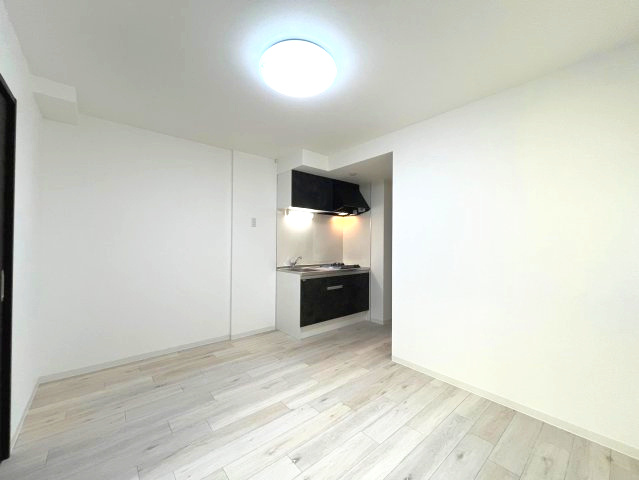 寝屋川市秦町のアパートの居間・リビング