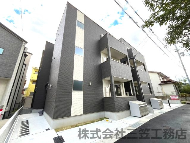 寝屋川市秦町のアパートの外観