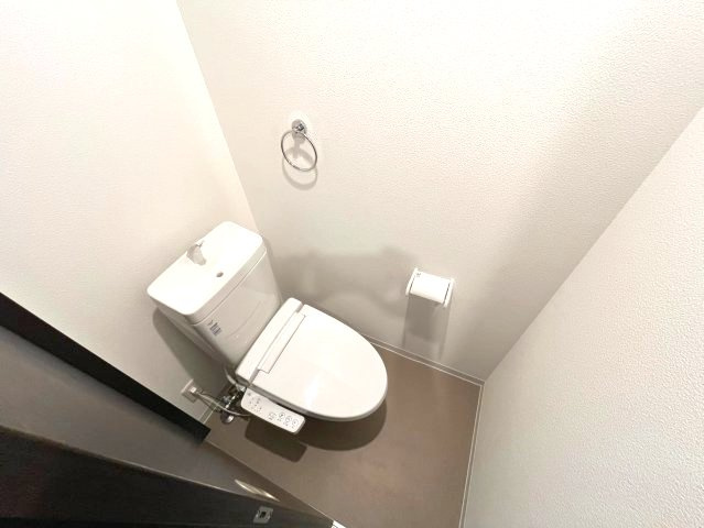 寝屋川市秦町のアパートのトイレ
