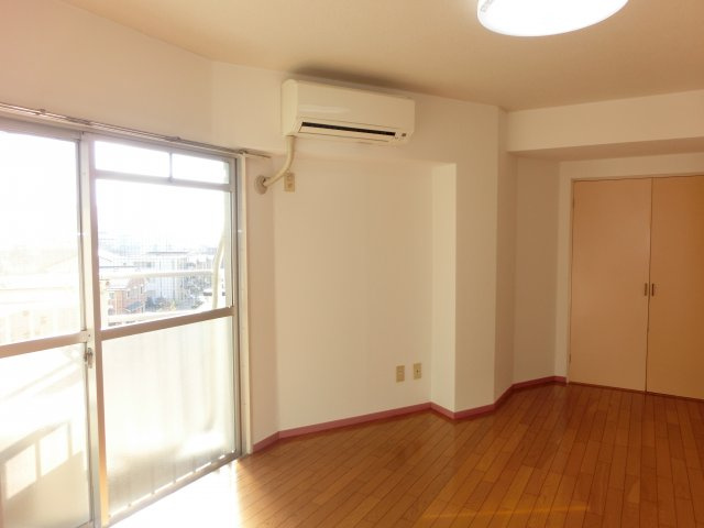 プレアール西町の居間・リビング|同タイプ別部屋