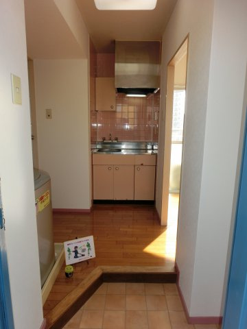 プレアール西町の玄関|洗濯機はございません