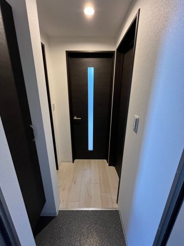 ジーメゾン寝屋川秦町ルシェールの玄関
