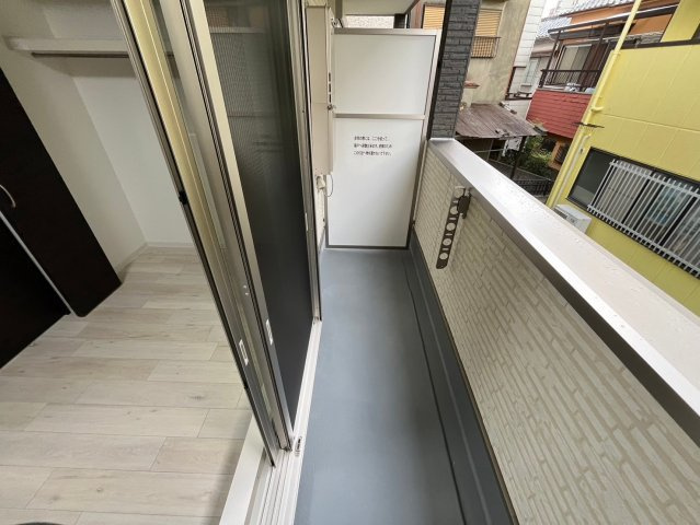 ジーメゾン寝屋川秦町ルシェールのバルコニー