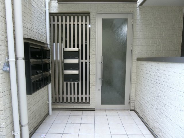 【エントランス】 | FmaisonLOREⅢ番館