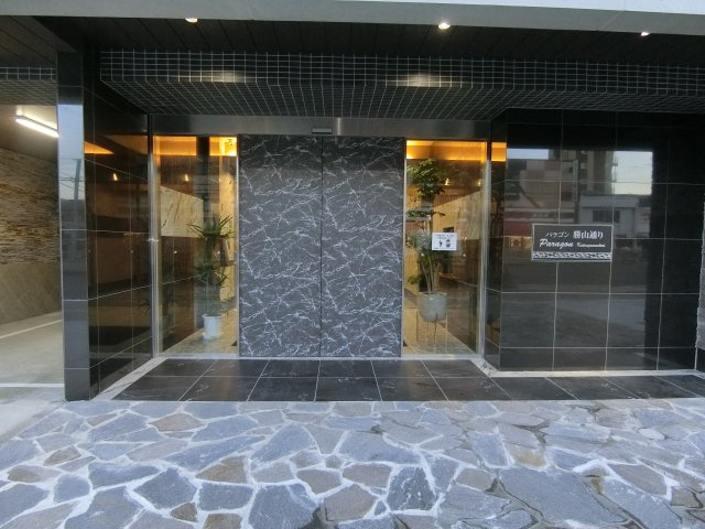 【エントランス】 | パラゴン勝山通り